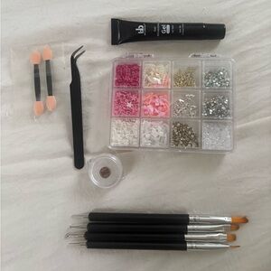 Nail Art Kit with Brushes and Rhinestones